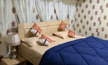 camp inside view auli