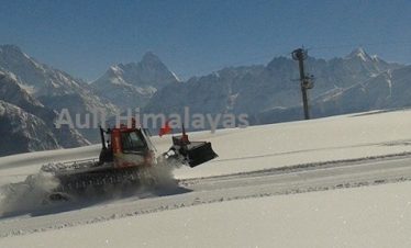 Auli in Winter Snow beater