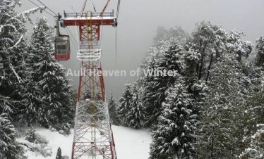 rope way ride in winter