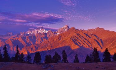 kuaripass trek in winter