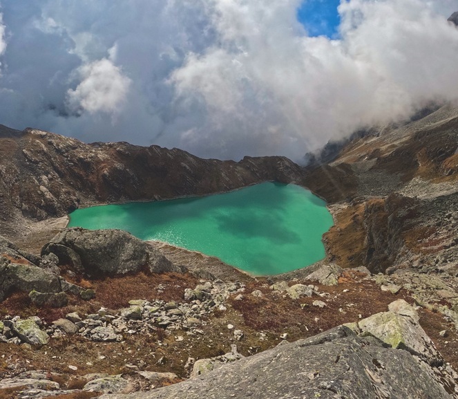kakbhusandi lake trek